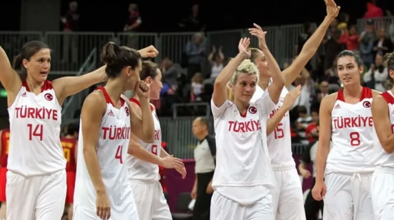 Potanın perileri yunanistan'ı ezip çeyrek finale yükseldi
