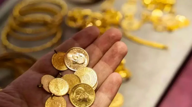 Ünlü Ekonomist Rakamları Açıkladı! Yıl Sonu Gram Altın, Dolar ve Borsa Ne Olacak?