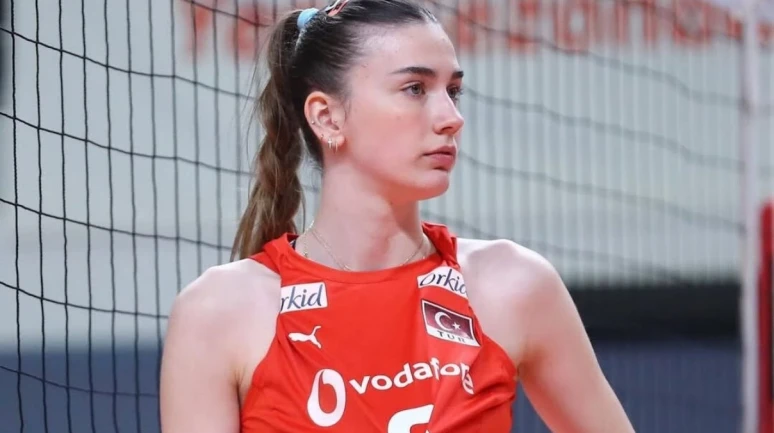 Dilay Özdemir Kimdir? Eczacıbaşı'nın Genç Pasörü Hakkında Merak Edilenler