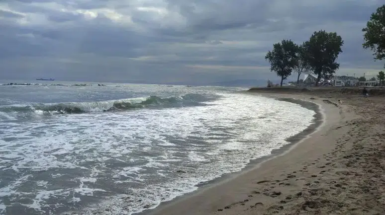 Meteoroloji Uyardı, Kaymakamlık Harekete Geçti! İşte Denize Girişin Yasak Olduğu Yerler