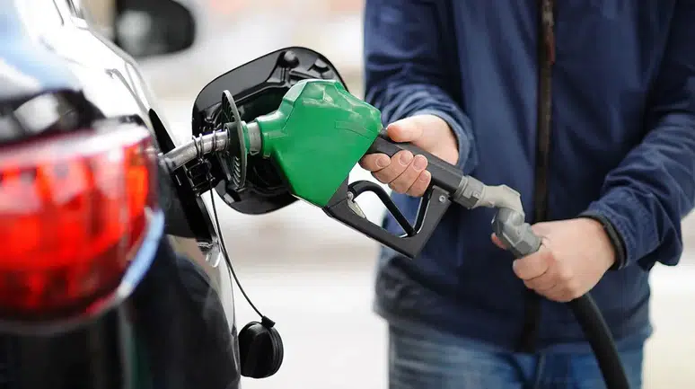 Petrol Fiyatlarında Sert Düşüş! Akaryakıtta İndirim Olacak mı?