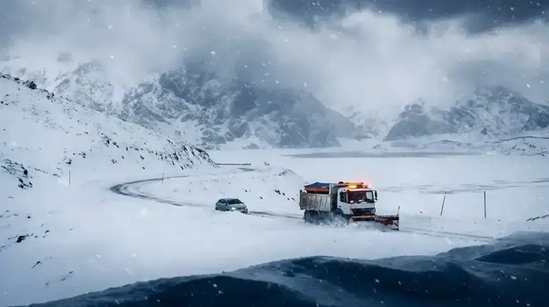 Dışarı çıkacaklar dikkat: Şiddetli kar yağışı ve fırtına uyarısı yapıldı