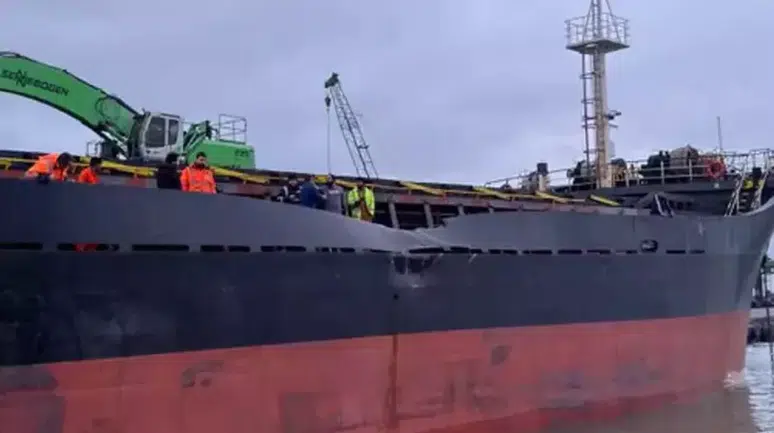 Bartın Limanı'nda 2 kuru yük gemisi çarpıştı