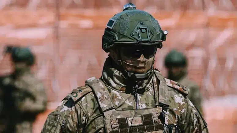 Binbaşı Özçelik Kimdir? Sosyal Medyanın Merak Ettiği İsim