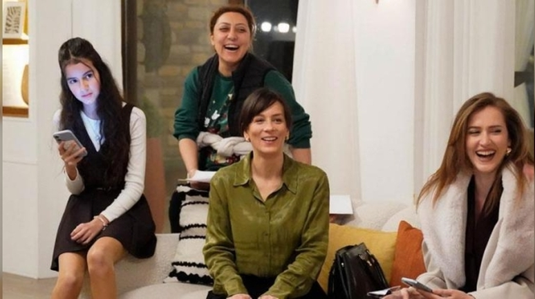 Güller ve Günahlar Setinde Bayram Neşesi: Ekip Dayanışma İçinde Aile Gibi!