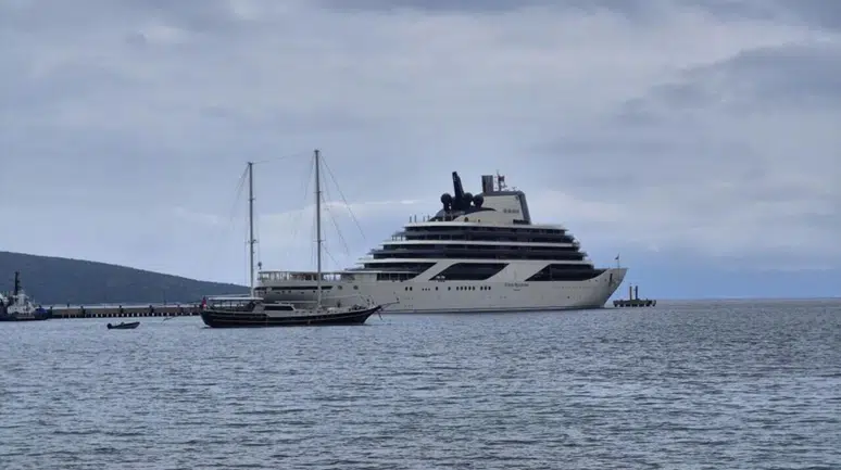 Bodrum’a 400 Milyon Euro Değerinde Lüks Gemiyi Demirledi!
