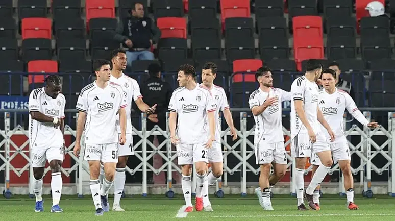 Beşiktaş'ta rotasyon meyvelerini verdi: O isim için sert eleştiri geldi