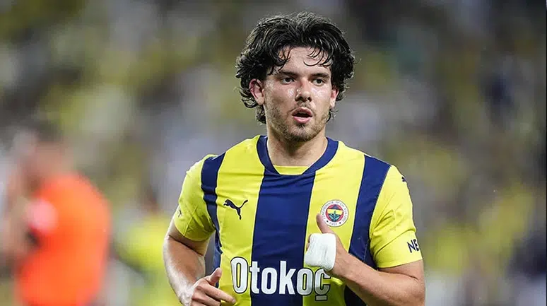 Kadıköy günlerini unutamıyor: Ferdi Kadıoğlu’ndan Fenerbahçe taraftarını heyecanlandıran mesaj