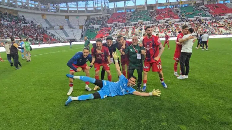 Mardin'de büyük coşku: Kırmızı-lacivertli ekip adını 1. Lig'e yazdırdı
