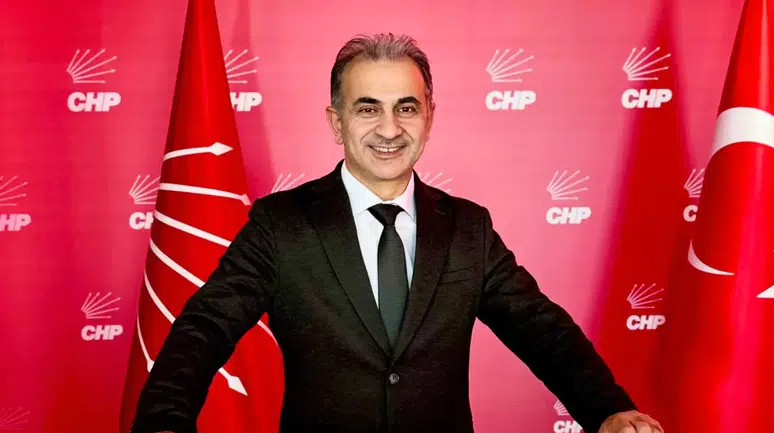 CHP Kocaeli'de sosyal medya krizi: Yetkileri elinden alınan isimden flaş çağrı