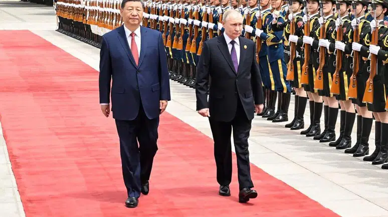 Pekin’de gövde gösterisi: Şi ve Putin ittifakı dünyaya ilan etti