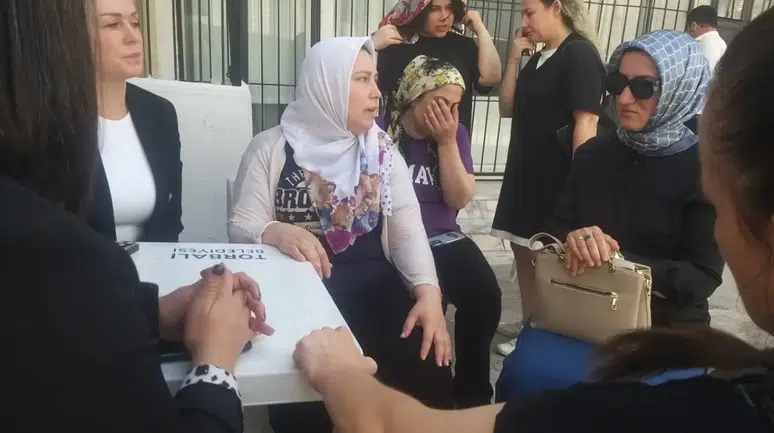 Ağrı'da görevli öğretmenin şüpheli ölümü sonrası cenazede gerginlik