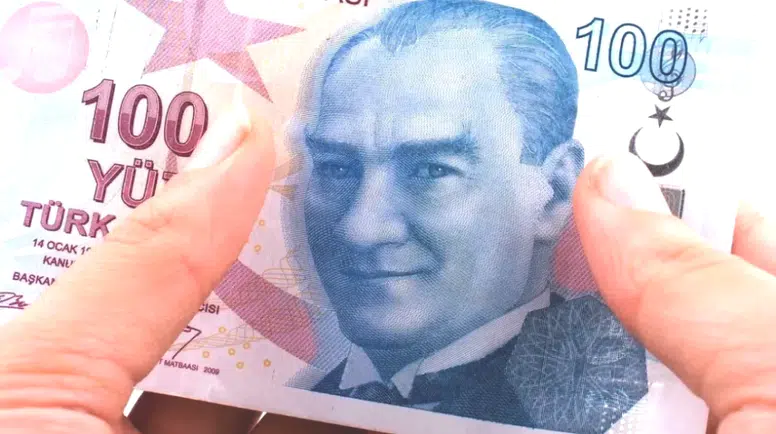 Bankadan Müjdeli Haber: Kart Sahiplerine Düşük Faizle 100 Bin TL Kredi İmkanı!