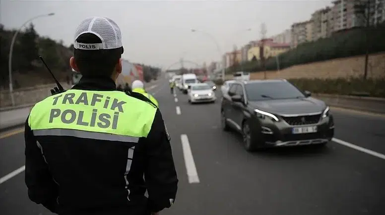 İstanbul trafiğinde triatlon düzenlemesi