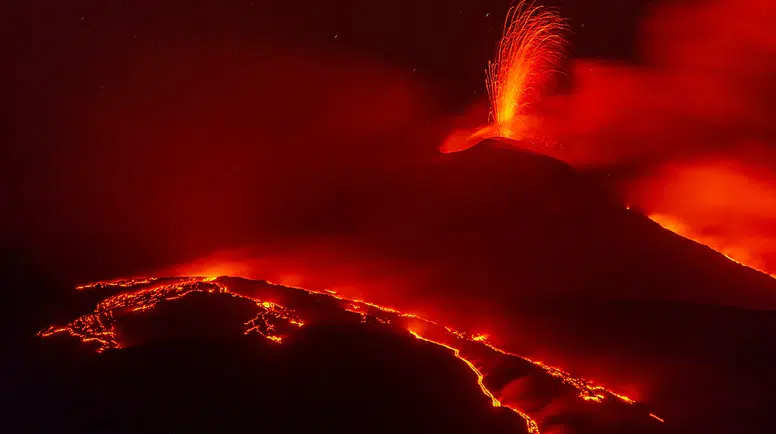 Etna yanardağının etkisi ve Mansur Yavaş hakkında çıkan iddialar