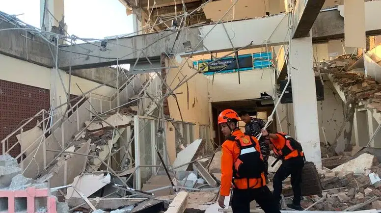 Endonezya depreminde bilanço ağırlaşıyor 51 can kaybı