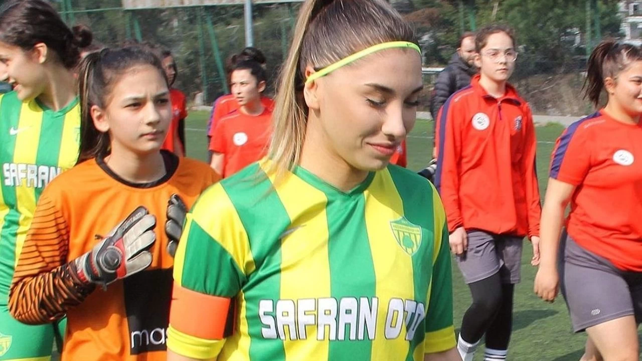 elifkaraarslan_17 Cinsel Videosu Var mı? Hakem Elif Karaarslan'ın Instagram Pozları "Yok Artık" Dedirtiyor! 12