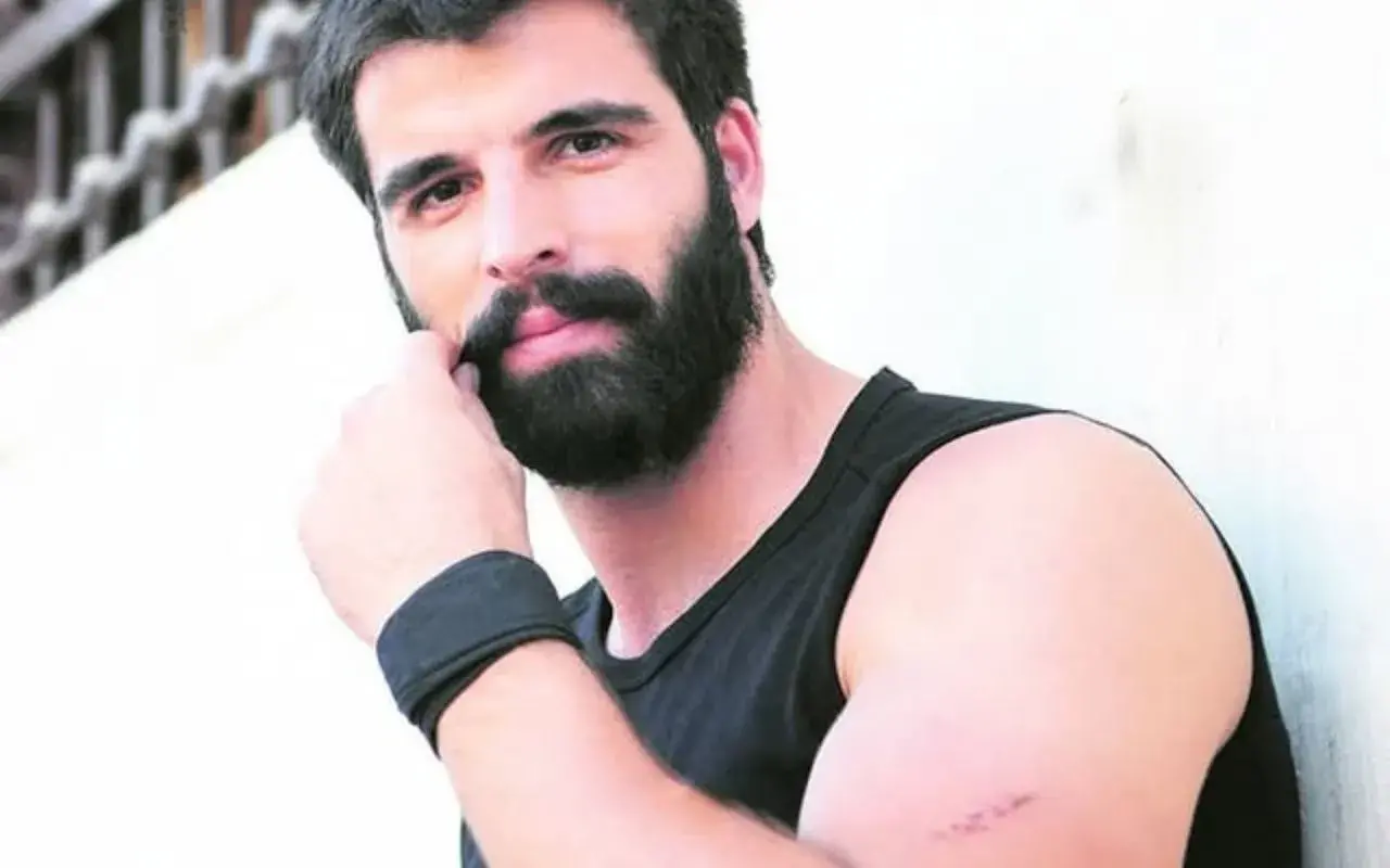 Mehmet Akif Alakurt kimdir? Mehmet Akif Alakurt öldü mü, bekâr mı, evli mi, çocuğu var mı, hangi dizilerde oynadı? 7