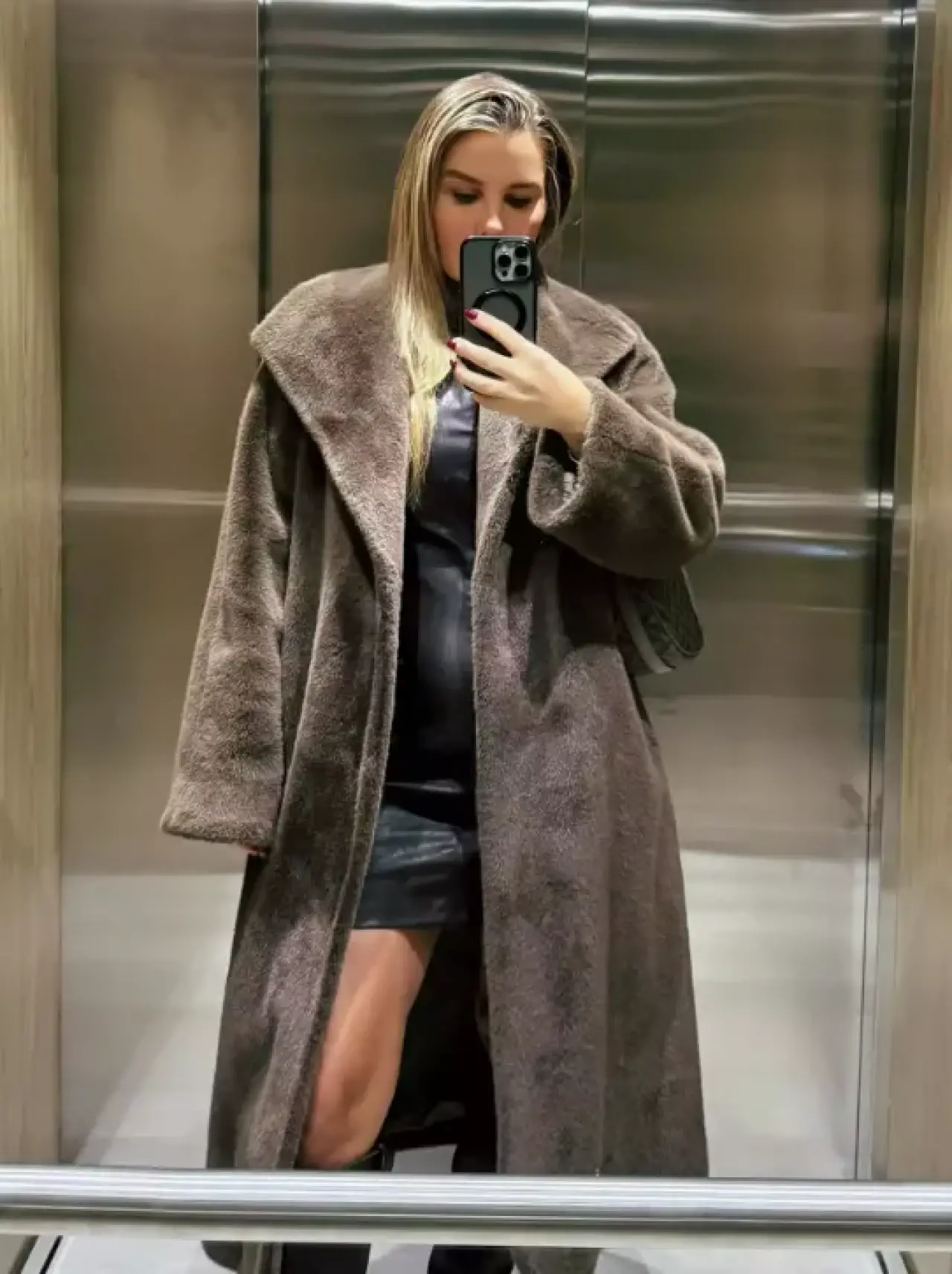 Karnı Burnunda Pozları Olay Oldu! Eda Erol’dan Hamilelik Paylaşımı 4