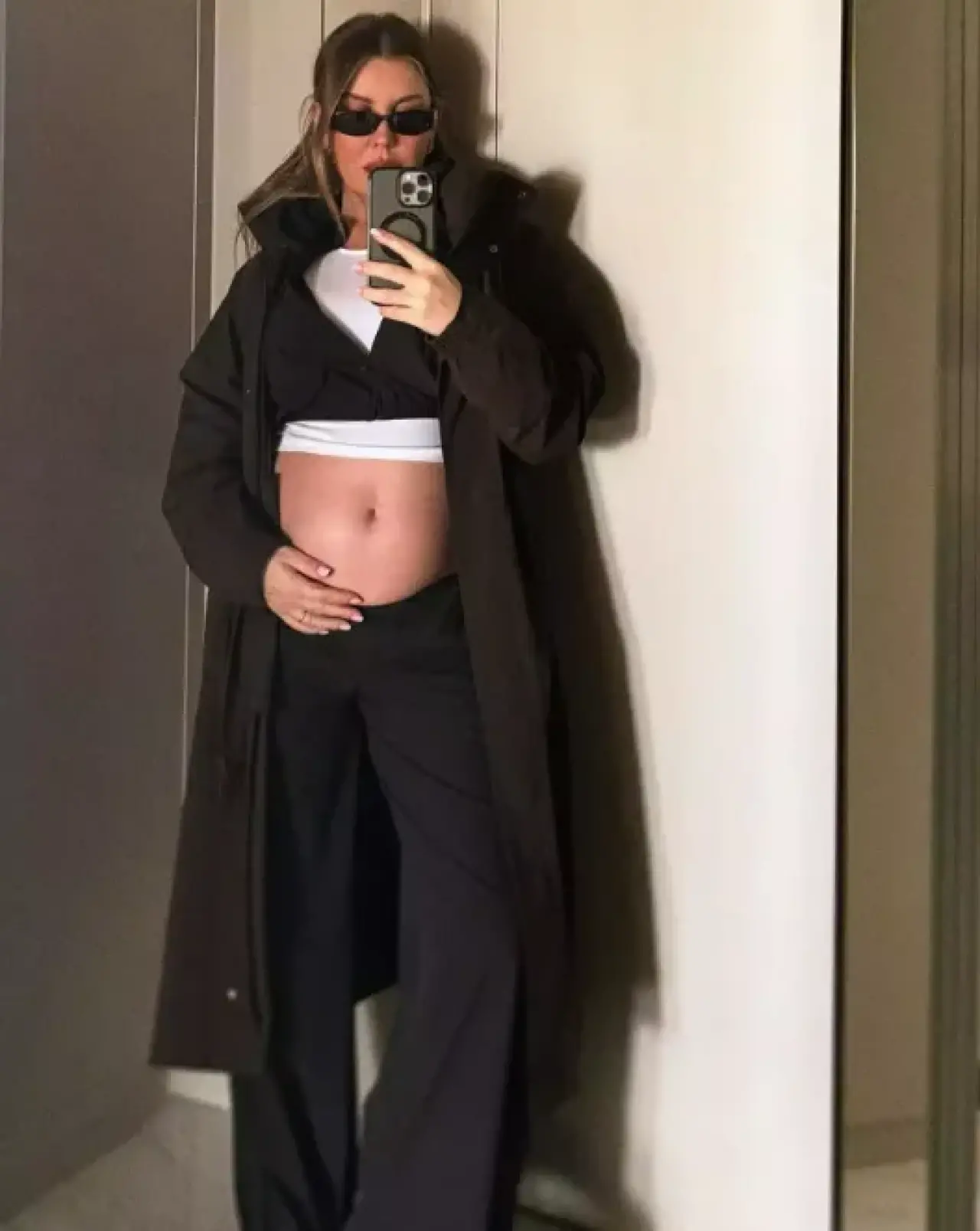 Karnı Burnunda Pozları Olay Oldu! Eda Erol’dan Hamilelik Paylaşımı 3