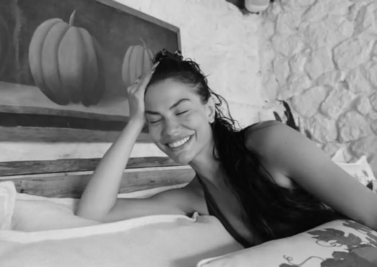 Eşref Rüya’nın Nisan’ı tatilde! Demet Özdemir’den olay yaratan bikinili paylaşımlar - Sayfa 4