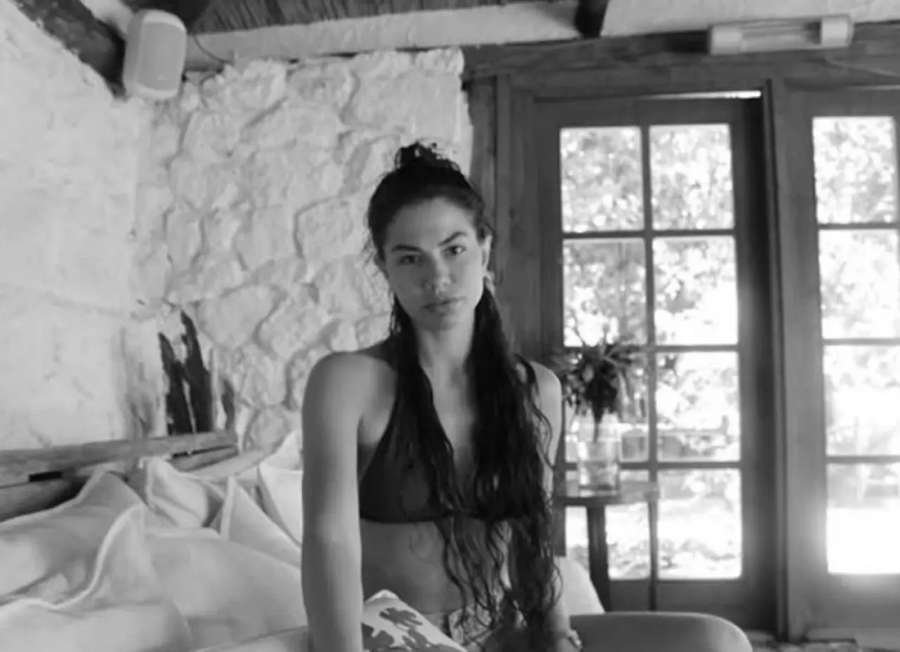 Eşref Rüya’nın Nisan’ı tatilde! Demet Özdemir’den olay yaratan bikinili paylaşımlar - Sayfa 5