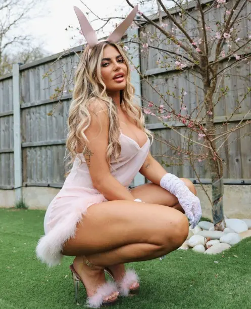 Megan Barton Hanson-3