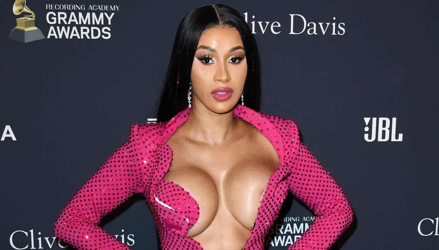 Cardi B-2