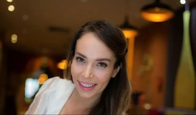 Esra&nbsp;Ronabar&nbsp;Kimdir |&nbsp;Esra&nbsp;Ronabar&nbsp;Kaç Yaşında? Esra&nbsp;Ronabar&nbsp;Türk mü?&nbsp;