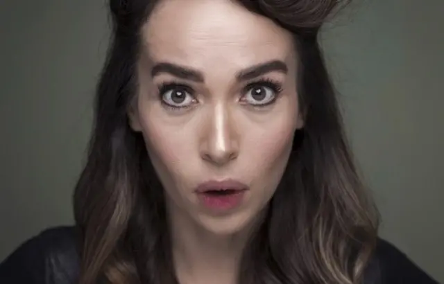 Esra&nbsp;Ronabar&nbsp;Kimdir |&nbsp;Esra&nbsp;Ronabar&nbsp;Kaç Yaşında? Esra&nbsp;Ronabar&nbsp;Türk mü?&nbsp;Esra&nbsp;Ronabar&nbsp;Kimdir |&nbsp;Esra&nbsp;Ronabar&nbsp;Kaç Yaşında? Esra&nbsp;Ronabar&nbsp;Türk mü?&nbsp;