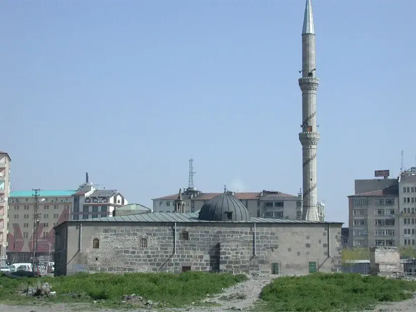 Gülük Camii ve Medresesi