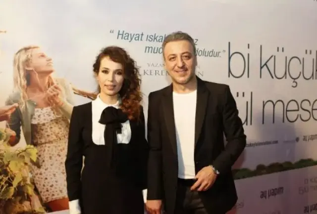 Esra&nbsp;Ronabar&nbsp;Kimdir |&nbsp;Esra&nbsp;Ronabar&nbsp;Kaç Yaşında? Esra&nbsp;Ronabar&nbsp;Türk mü?&nbsp;