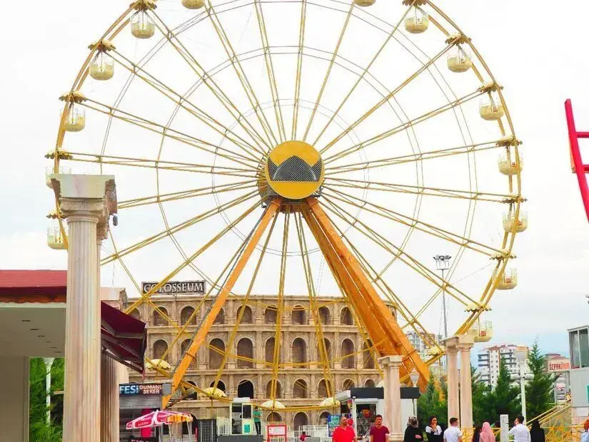 Mazakaland Eğlence Merkezi dönme dolap