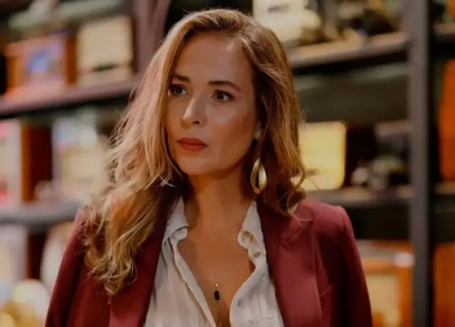 Esra&nbsp;Ronabar&nbsp;Kimdir |&nbsp;Esra&nbsp;Ronabar&nbsp;Kaç Yaşında? Esra&nbsp;Ronabar&nbsp;Türk mü?&nbsp;