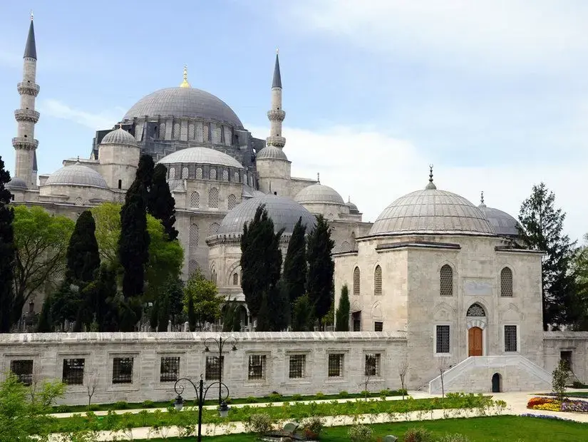 fatih cami dış görünümü