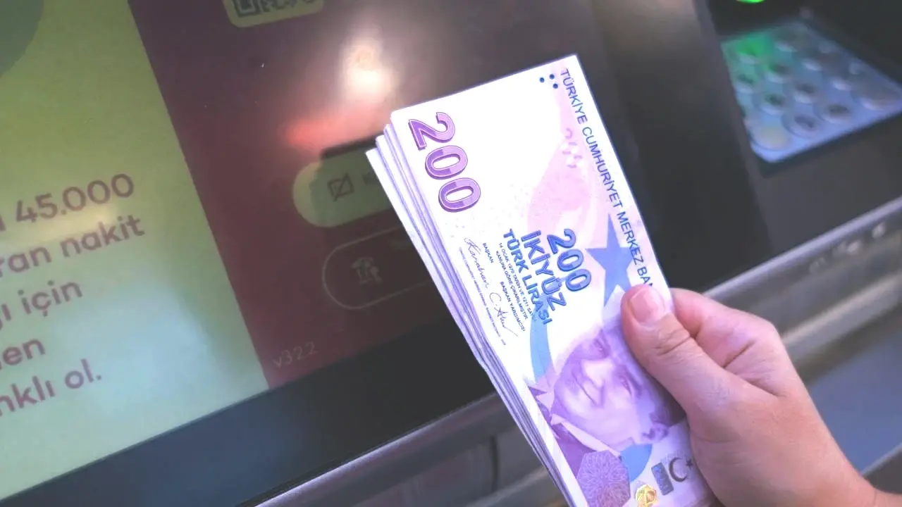 Atm Lerden Yapilan Para Yatirma Islemlerinde Limitler Dusuruldu